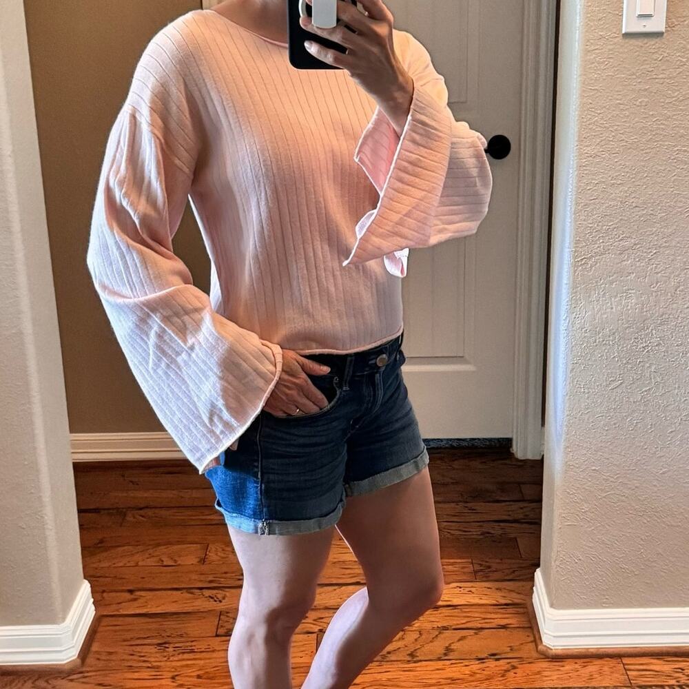 Pink Casual Long Bell Sleeve Ribbed Cropped Sweater Top Soft Fabric Size Small - Picture 2 of 8
